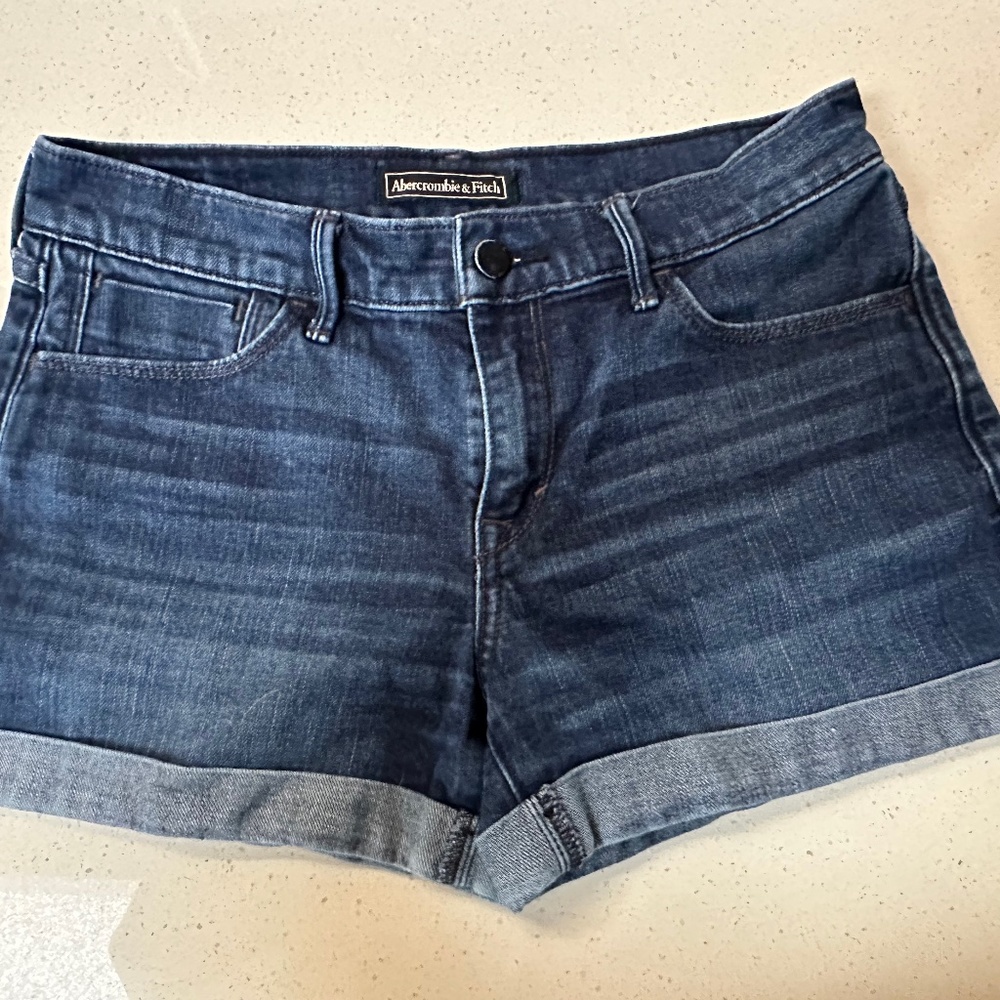 Abercrombie & Fitch mini low-rise cuffed shorts